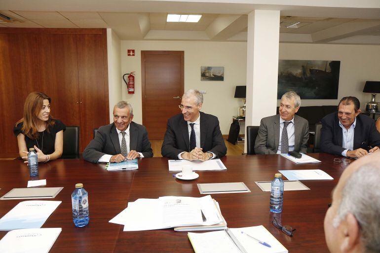 Francisco Conde en un momento de la reunión mantenida con la junta directiva de Conxemar