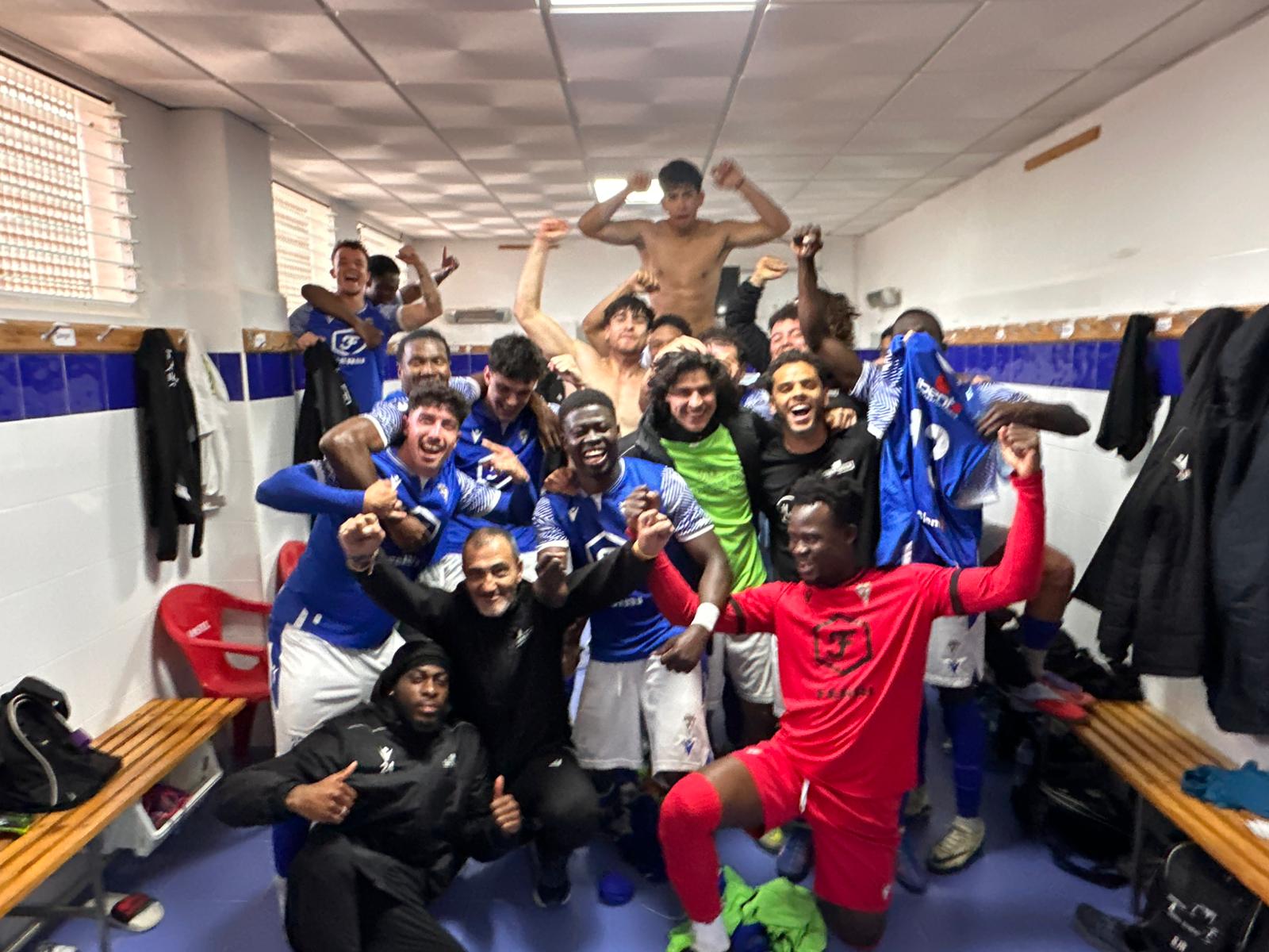 Otra celebración más en el vestuario