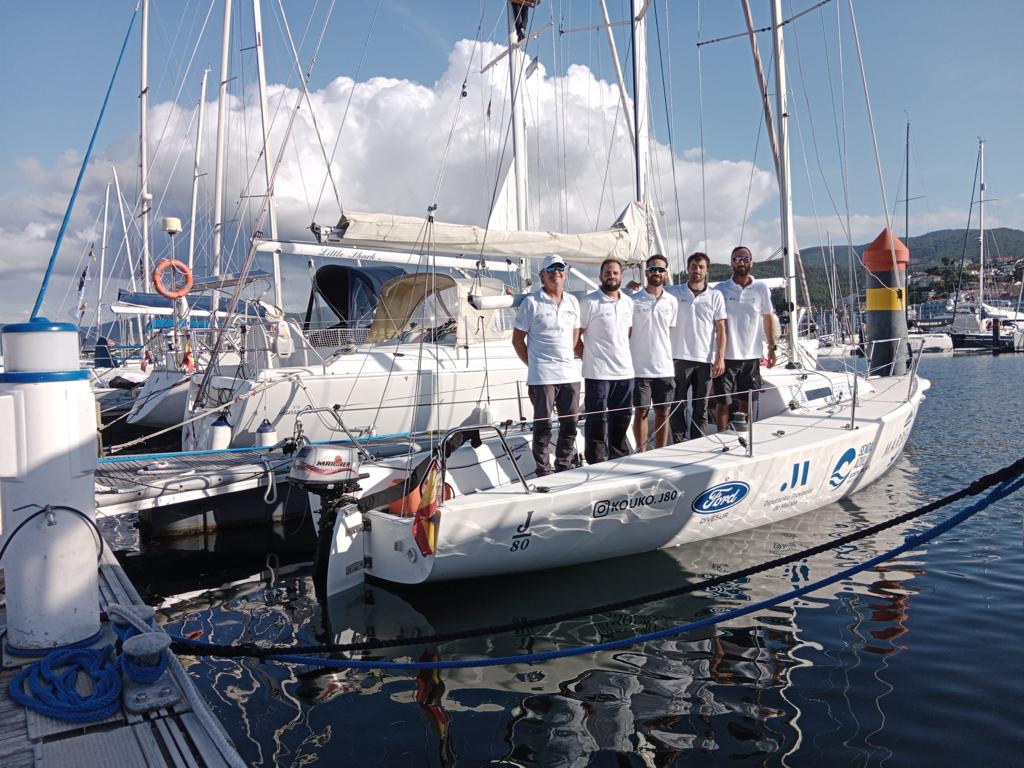 El barco ‘Marbella Senda Azul Costa del Sol’ entre los participantes en el Campeonato del Mundo J80