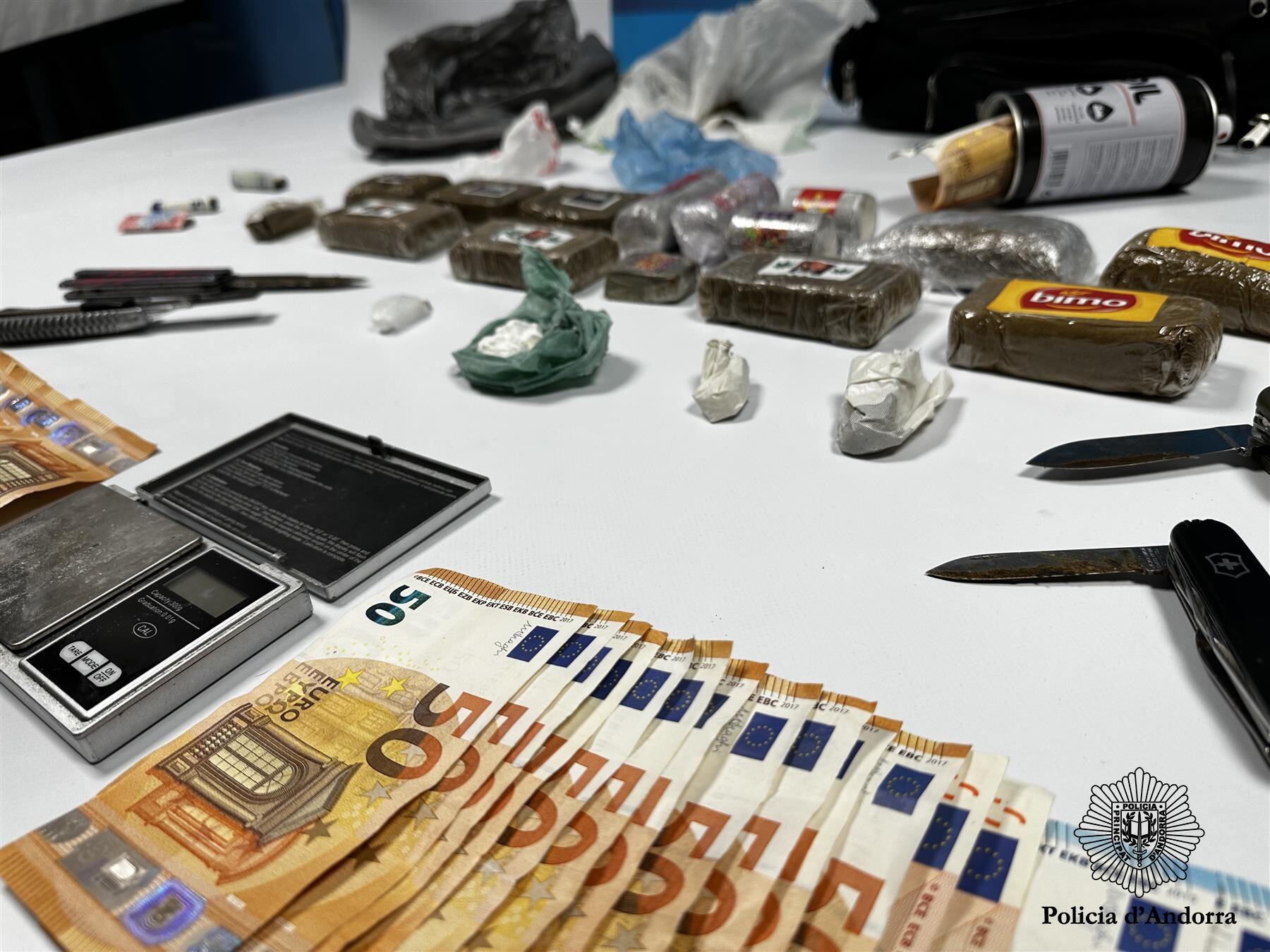 Material requisat en l'operació antidroga de la Policia d'aquest dimecres.