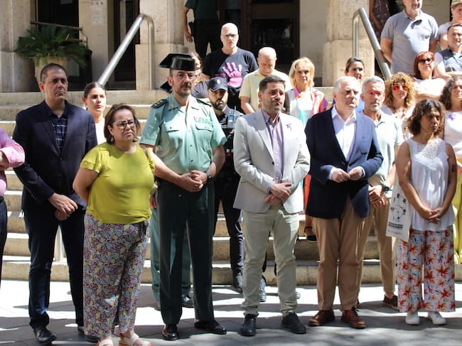 Minuto de silencio en Ciudad Real con participación de representantes de todas las Administraciones y Fuerzas de Seguridad