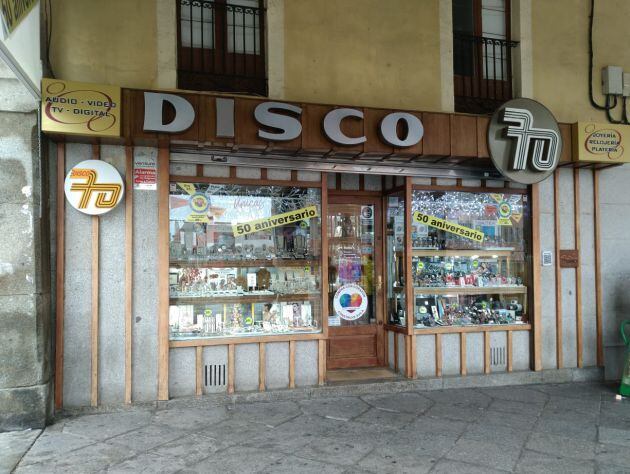 La tienda del Grande ha sido punto de encuentro de varias generaciones