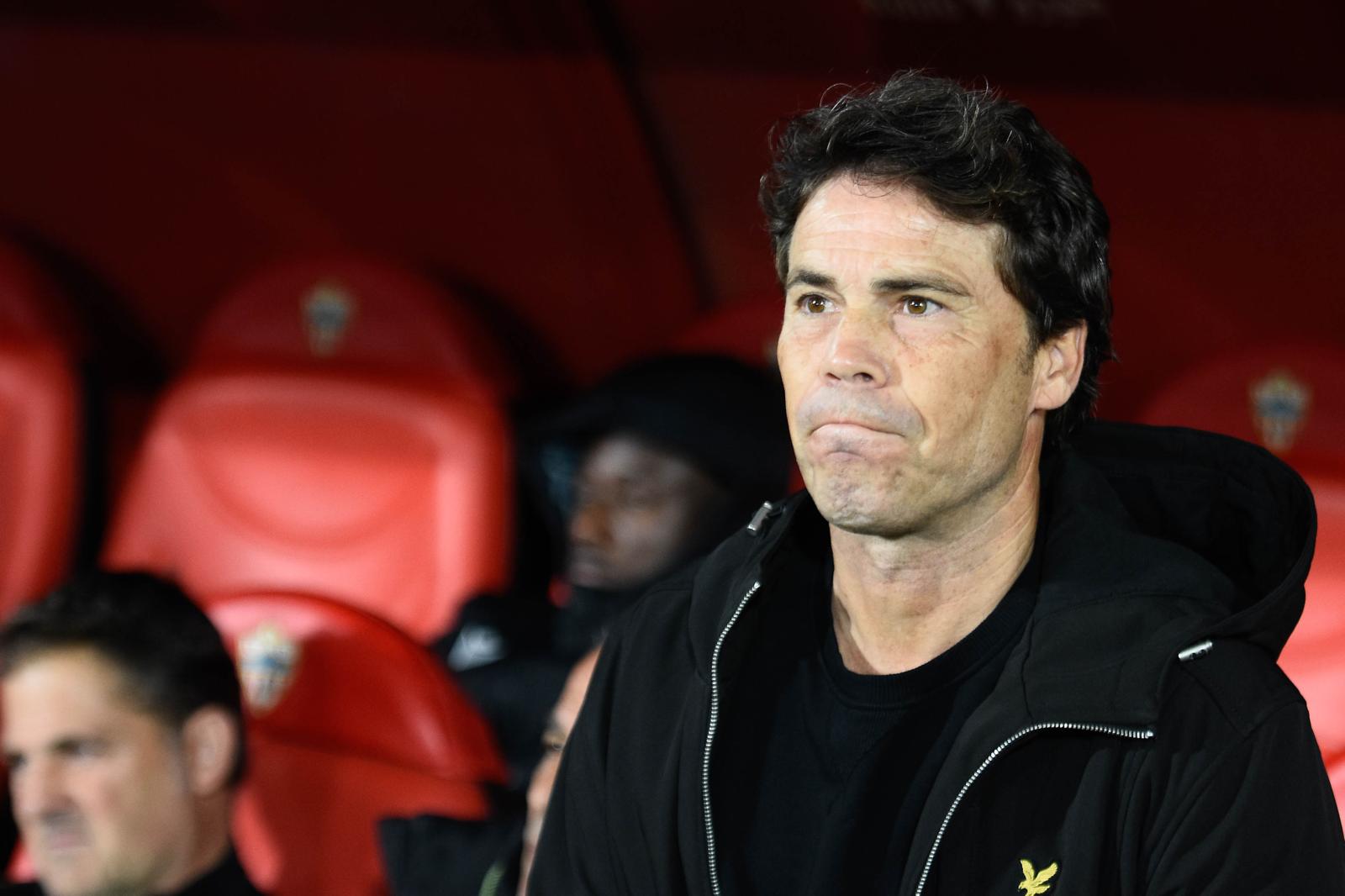 Rubi en el banquillo del Estadio de los Juegos Mediterráneos.