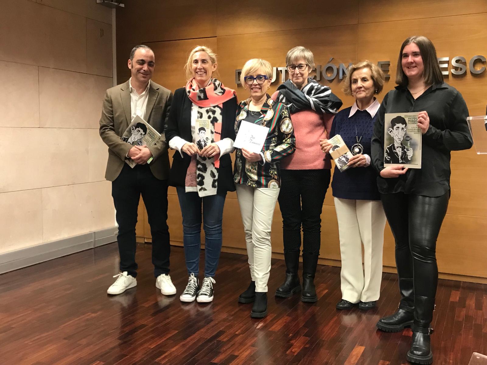 Representantes de la DPH, Ayuntamiento de Tamarite de Litera y Colectivo Pro-Tamarit en la presentación del Encuentro de Magos Florences Gili