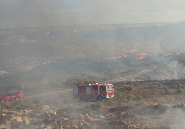 Casi 40 personas extinguieron el incendio