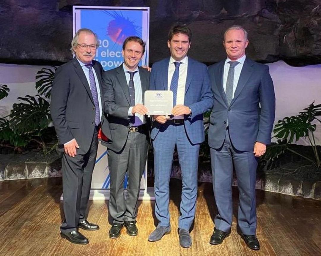 Víctor y Javier Moll reciben los dos premios de Hyundai