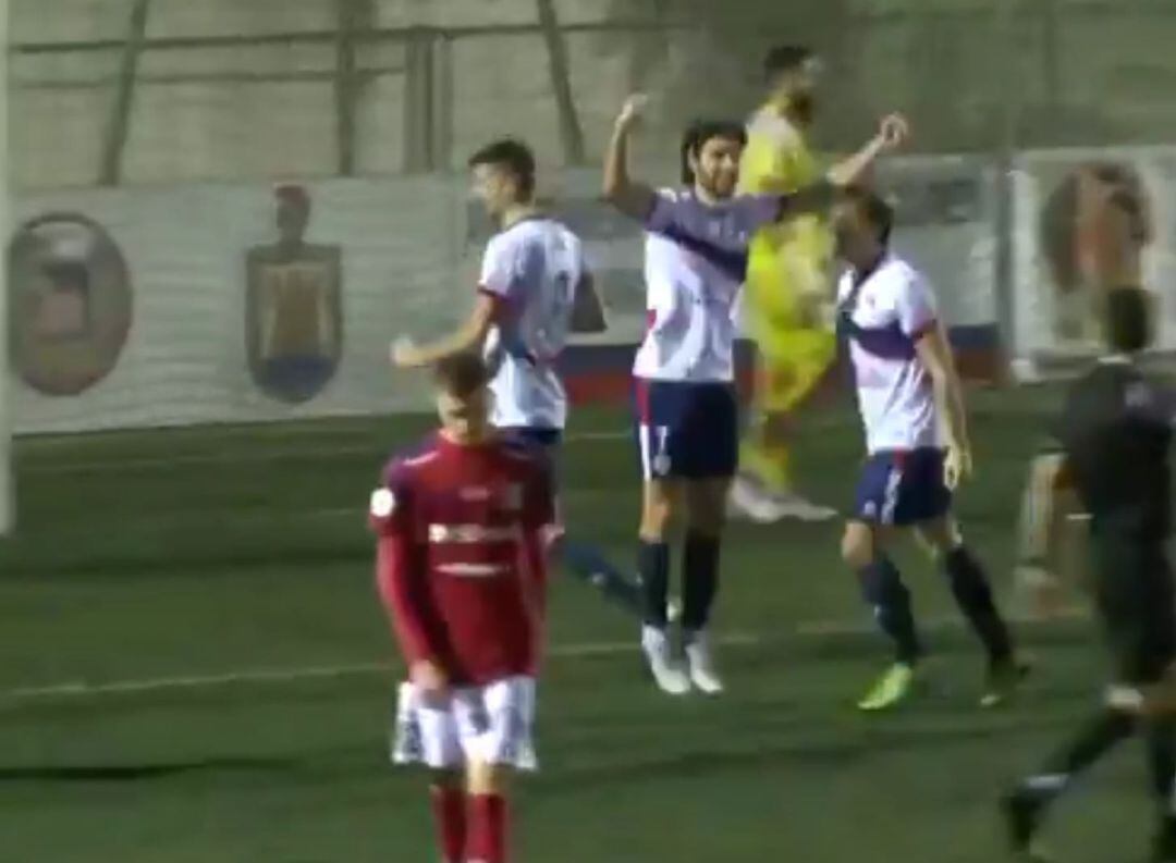 Imanol Barace celebrando uno de los goles marcados esta temporada en Mutilva