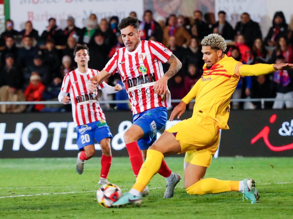 La UD Barbastro hace sufrir al Barça y cae con todos los honores en la Copa del Rey