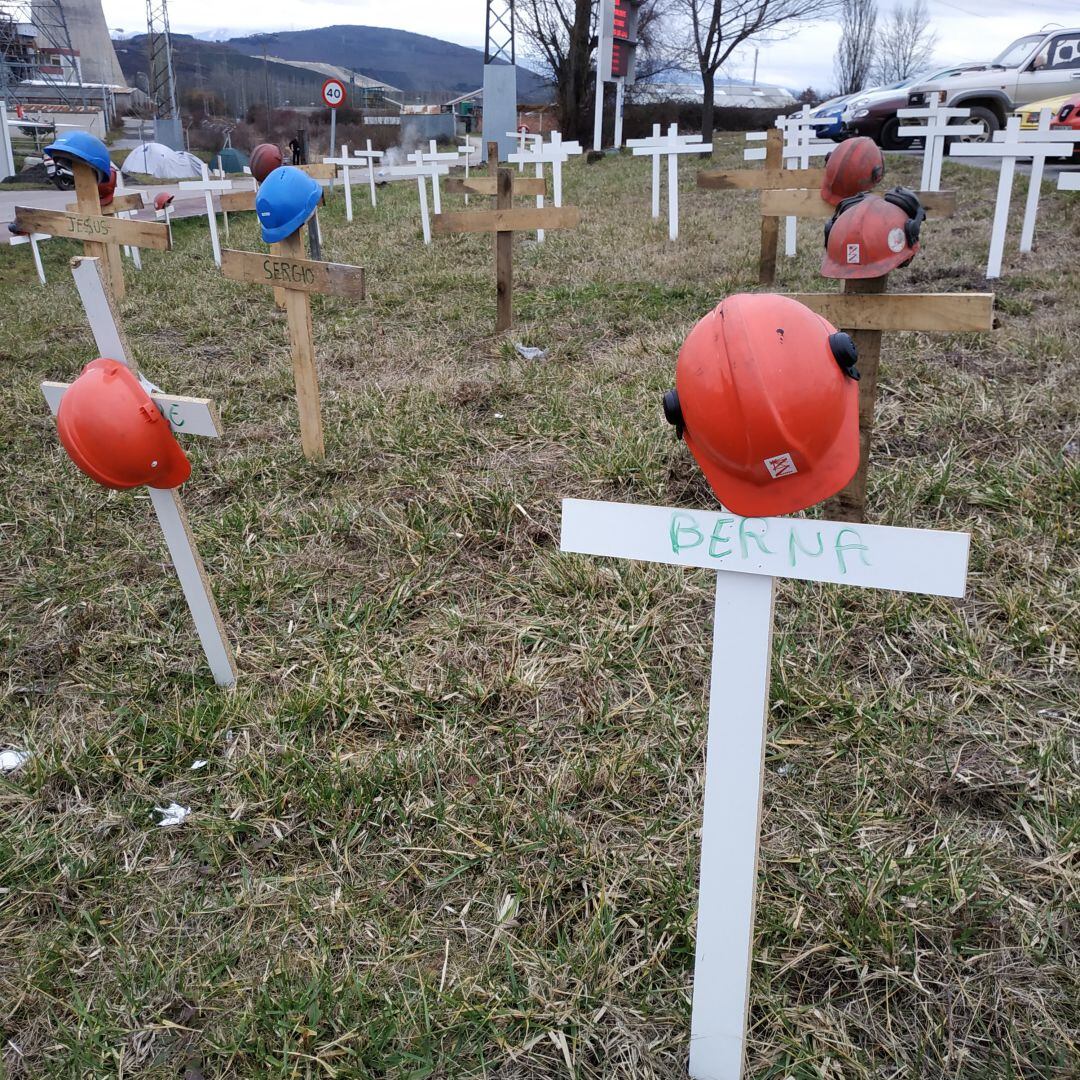 Cementerio instalado en la acampada