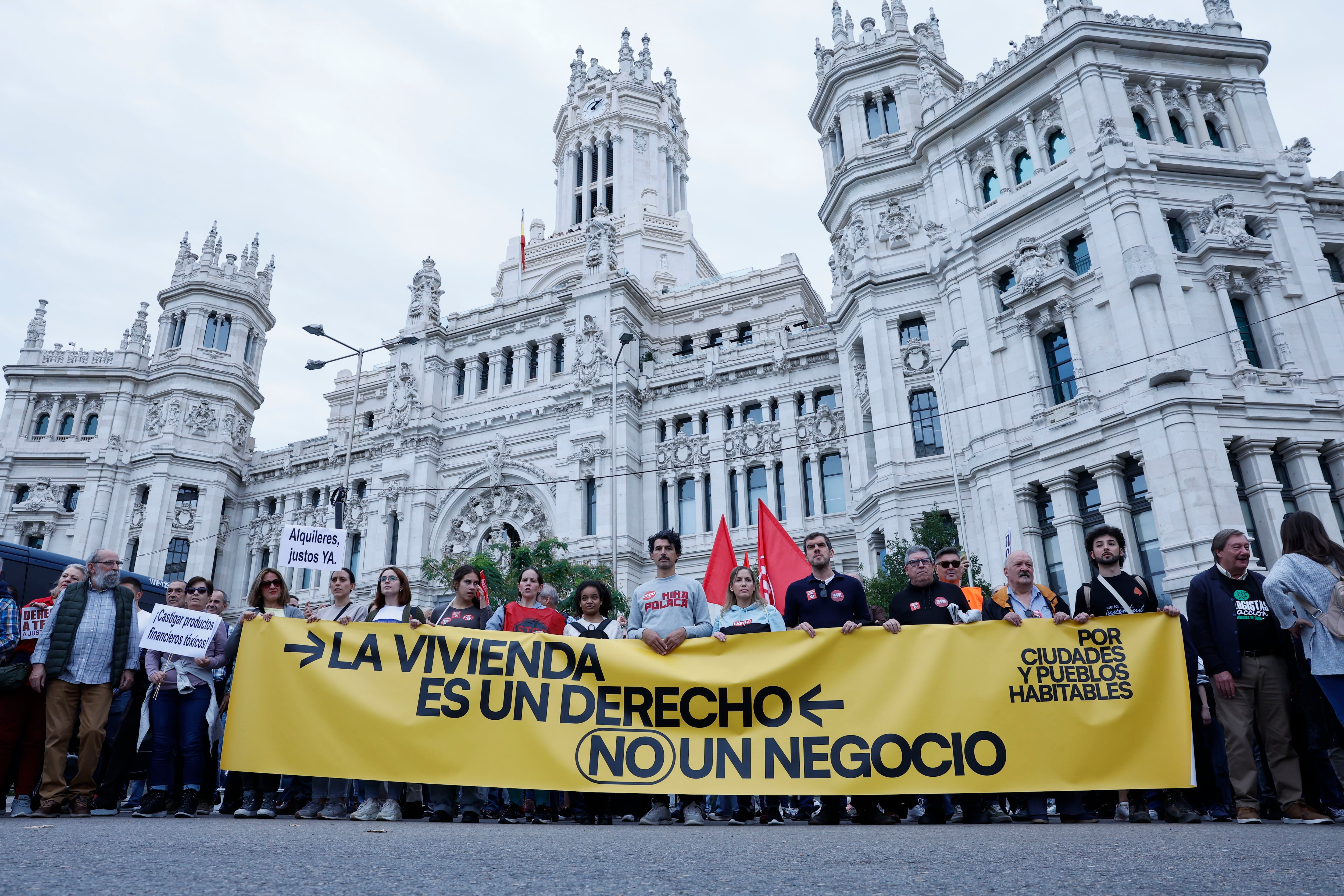 Manifestación que bajo el lema &#039;Se acabó. Bajaremos los alquileres&#039; tiene lugar este domingo en Madrid en reclamo de medidas eficientes que ayuden a contener el precio de la vivienda en alquiler.