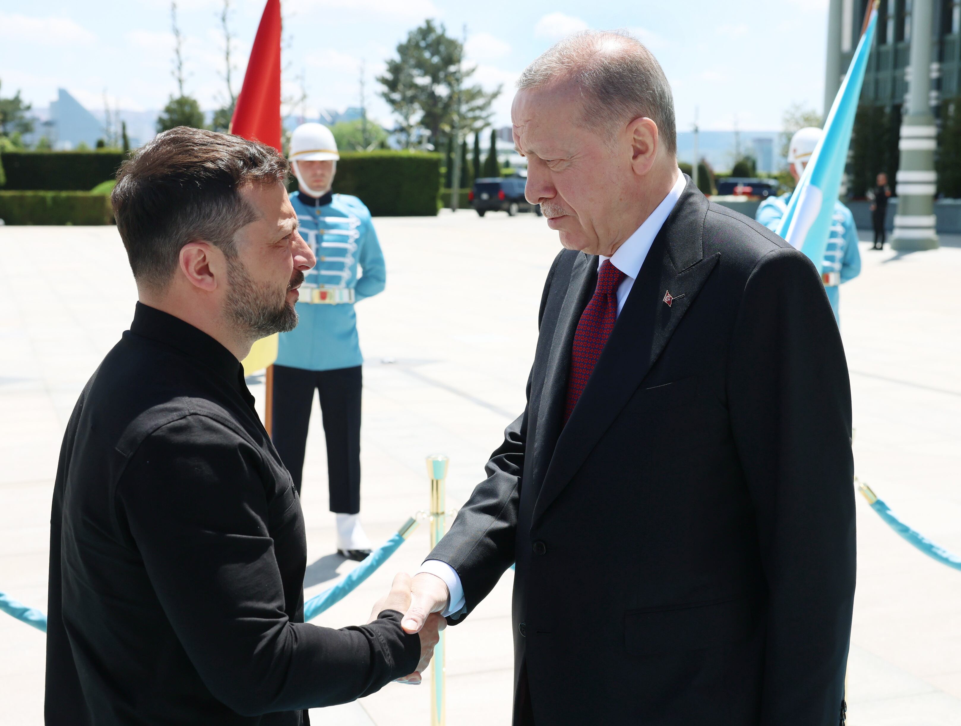 El presidente ucraniano, Volodimir Zelenski, recibido esta mañana por su homólogo turco Recep Tayyip Erdogan, en Ankara