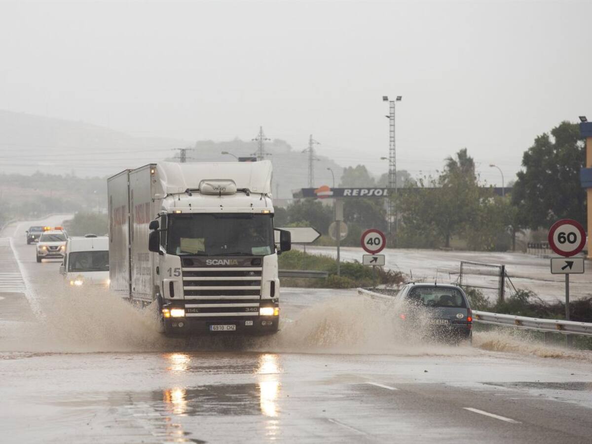 La gota fría deja 375 litros en Vinaròs y 275 actuaciones de los bomberos