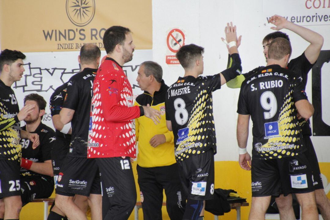 El Bm. Elda - C.E.E., dispuesto a comandar la clasificaición en solitario