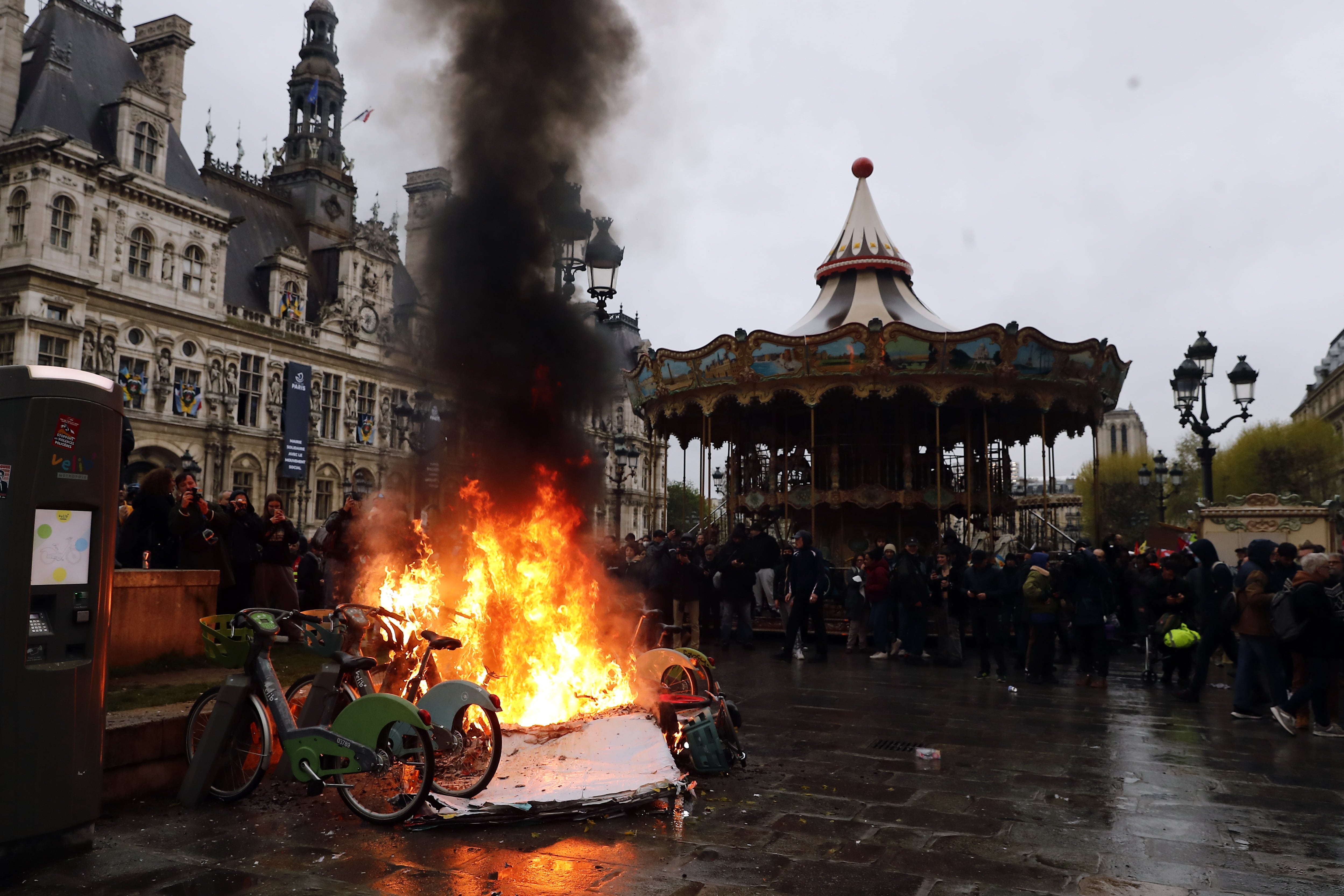 Protestas en Francia contra la polémica reforma de las pensiones.