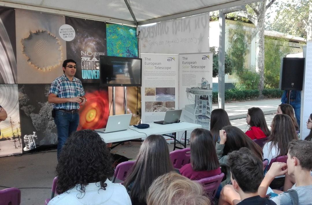 Una de las actividades del IAA-CSIC en la Noche de los Investigadores de Granada