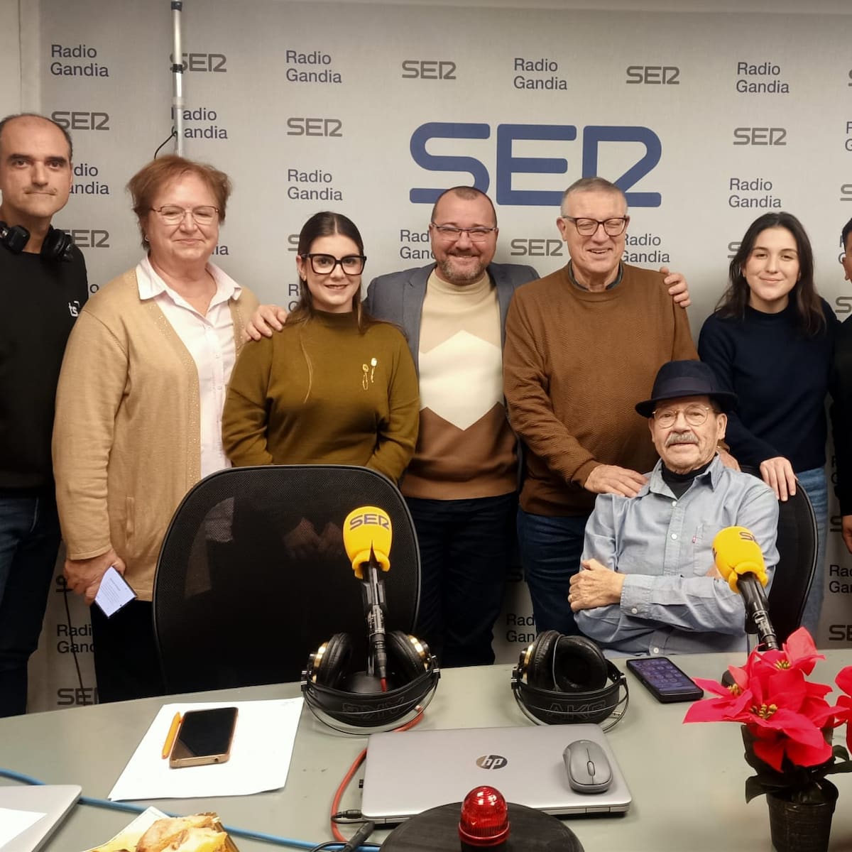 El Grupo Radio Gandia recauda más de 3.000 euros en la primera jornada de la Campaña de Navidad y Reyes