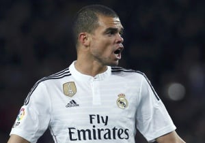 Real Madrid&#039;s Pepe reacts during their Spanish first division &quot;Clasico&quot; soccer match against Barcelona at Camp Nou stadium in Barcelona, March 22, 2015. REUTERS/Albert Gea