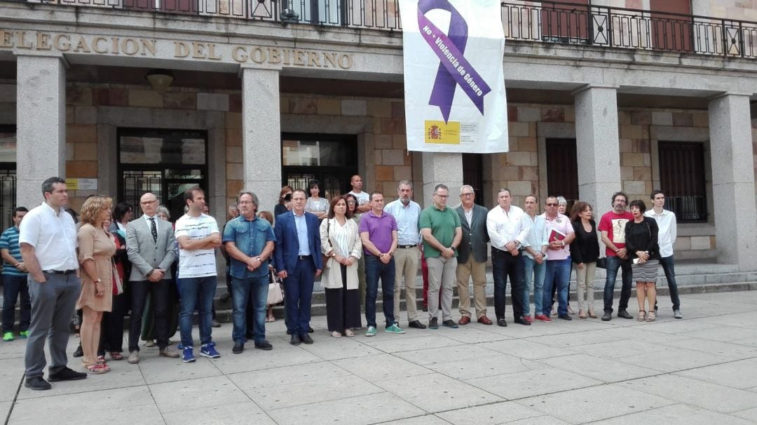 Concentración en la Plaza de la Constitución de Zamora contra lel último asesinato por violencia machista 
