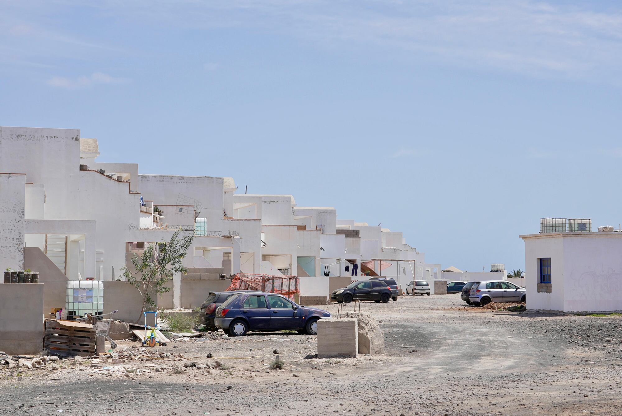 Hotel abandonado “Club del Rey”, en Costa Teguise, donde se va a desalojar a 128 familias.