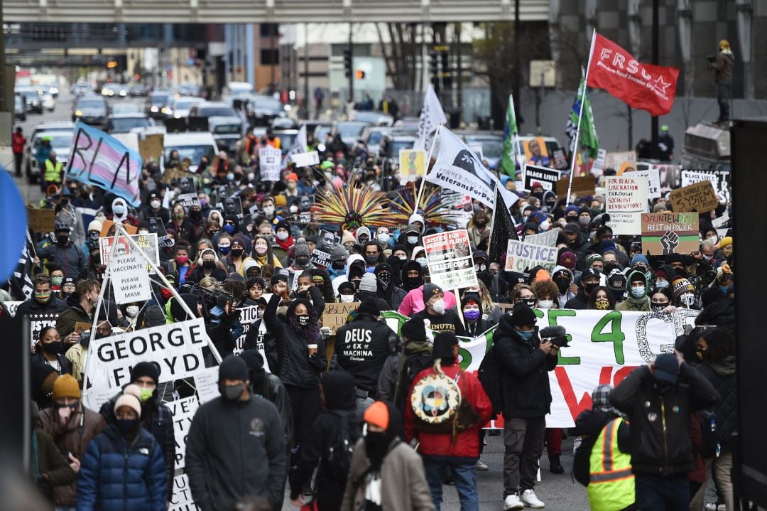 Marchas en las calles de Minneapolis a la espera del veredicto en el juicio