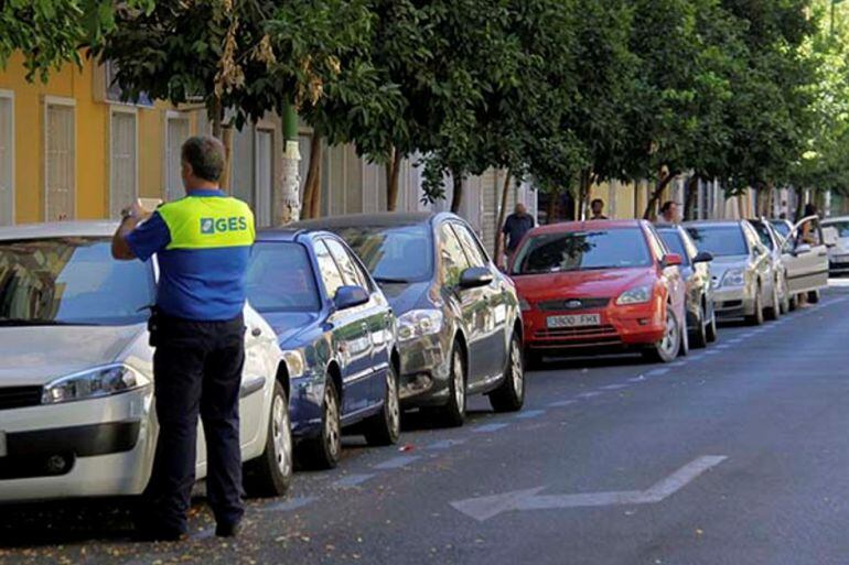 Los vecinos y comercios denuncian este sistema que está afectando de lleno a los negocios de la zona