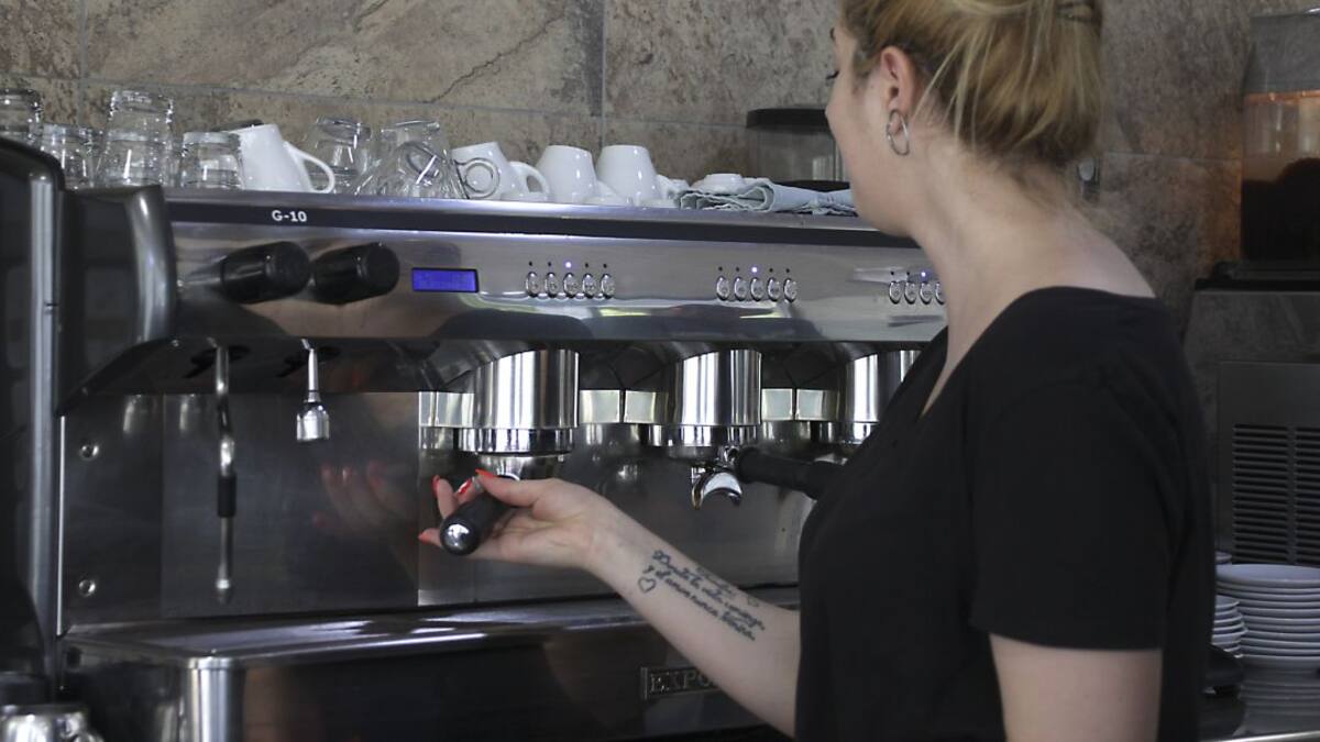 El Ayuntamiento sancionará a la hostelería que abra sus locales y atienda a clientes en el interior