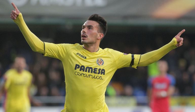 Nicola Sansone celebra un gol en El Madrigal