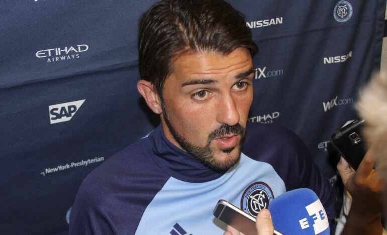 Villa atiende a la prensa tras el partido frente al Dynamo de Houston