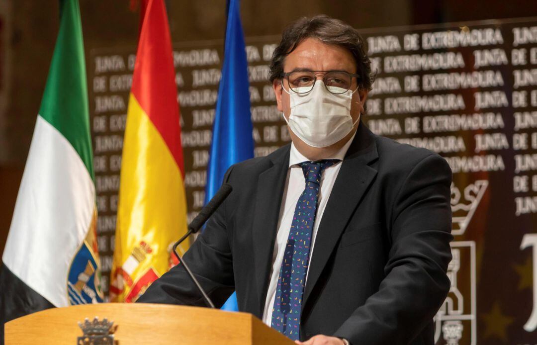 El vicepresidente segundo y consejero de Sanidad y Servicios Sociales, José María Vergeles