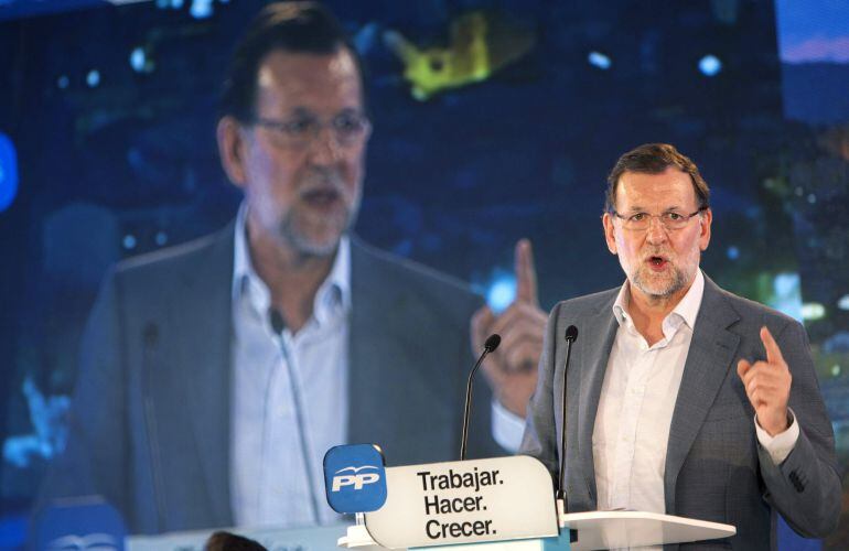 El presidente del Gobierno Mariano Rajoy durante su intervención en el acto electoral ofrecido hoy por el Partido Popular en Vigo.