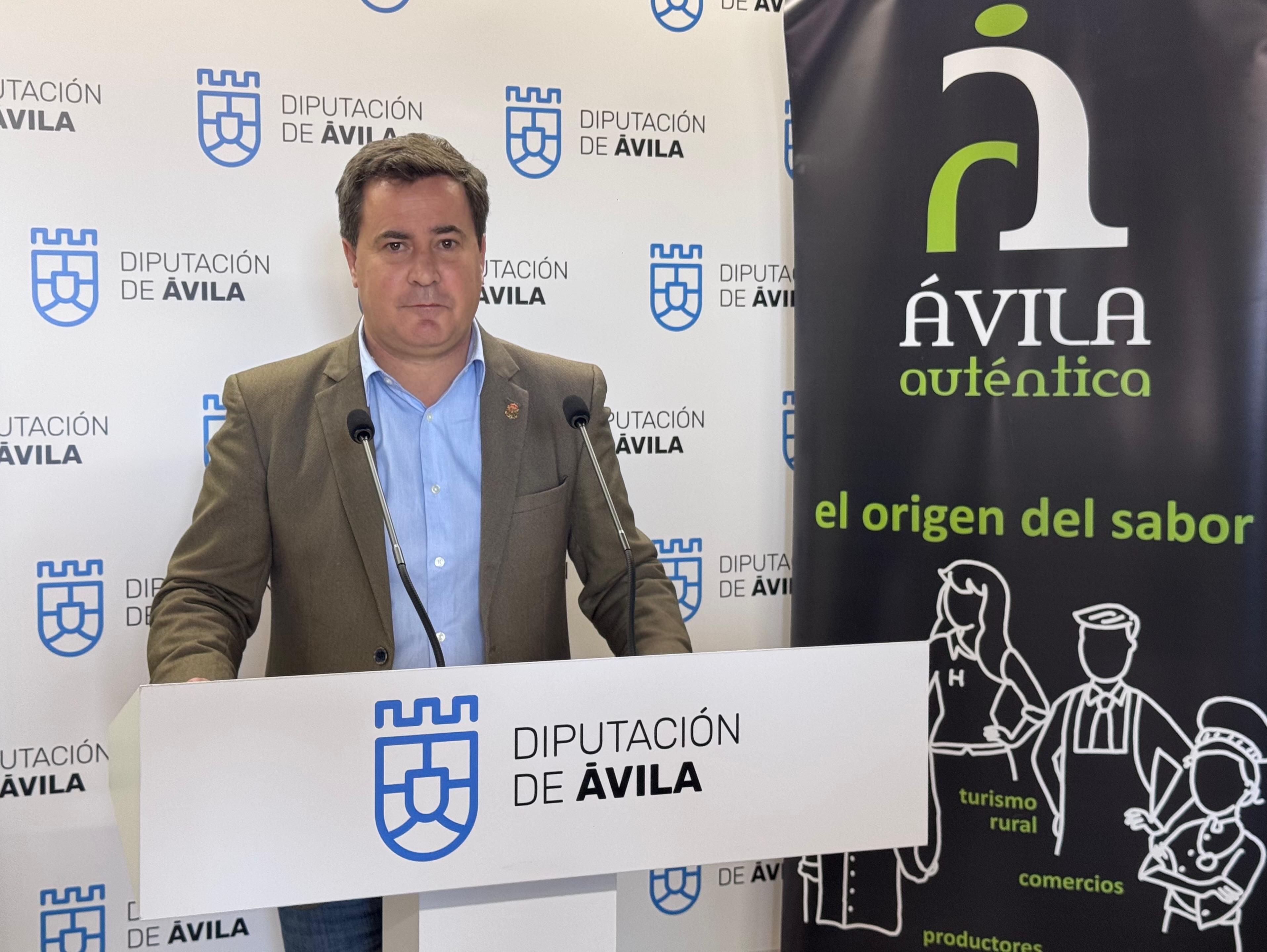 El diputado Jesús Martín presenta el calendario ferial de Ávila Auténtica