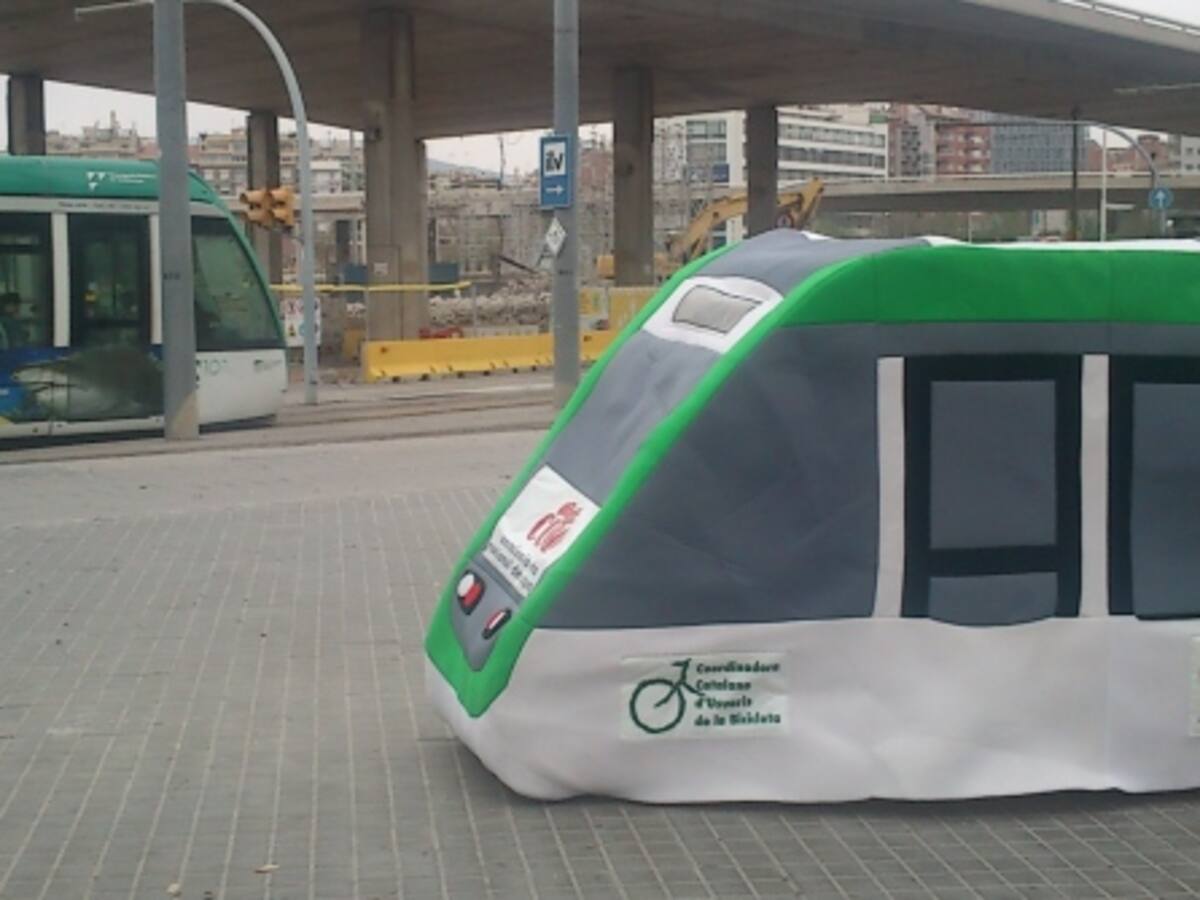 Una desena d'entitats qualifiquen d'elitista la reforma de la Diagonal