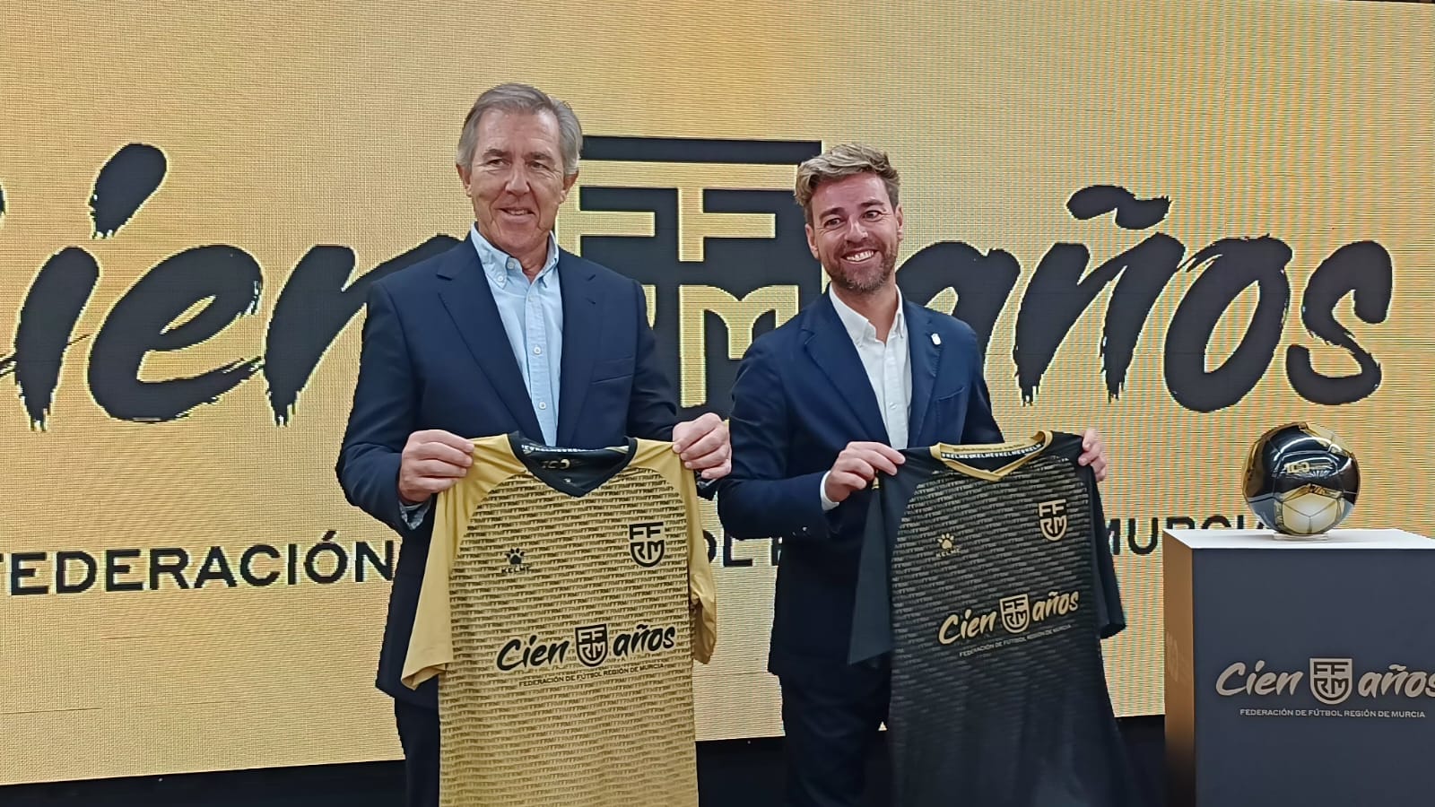 José Miguel Monje y Fran Sánchez en la presentación de las camisetas del centenario