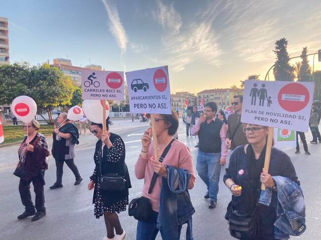 Las calles del centro de Murcia han acogido la manifestación contra los planes de movilidad