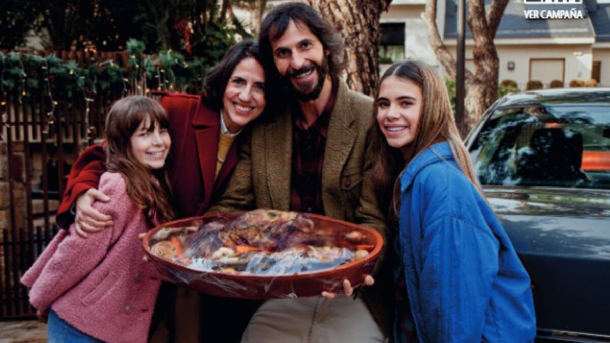 La DGT pide prudencia al volante y pide conducir como si se llevara "el plato principal de la comida de Navidad"