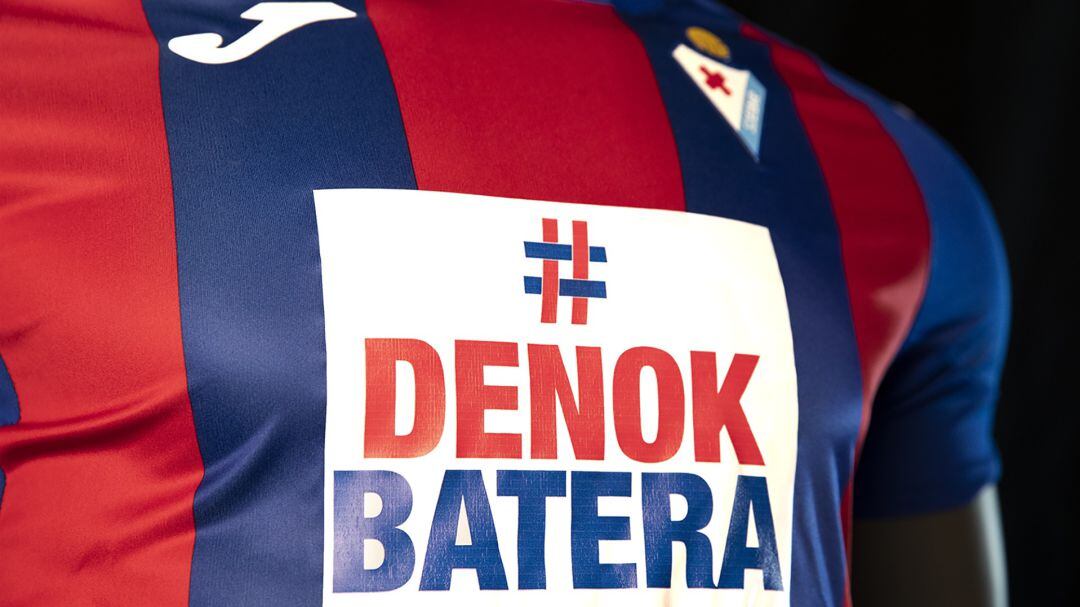 El nuevo frontal de la camiseta del Eibar | Foto SD Eibar