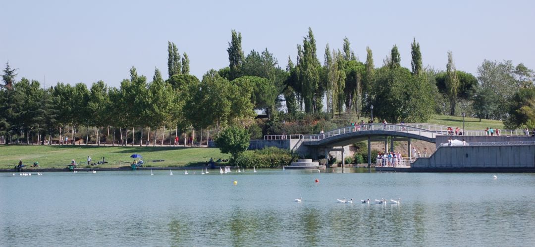 La jornada pretende retirar la basura de los caminos del parque periurbano