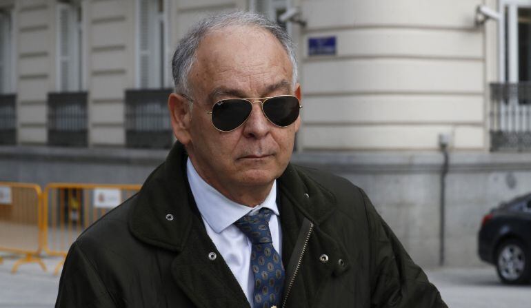 El ex número dos de la Policía Eugenio Pino, a su salida de la Audiencia Nacional, donde prestó declaración ante juez José de la Mata 