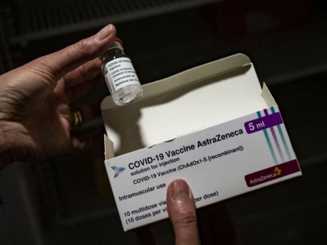 Una dosis de la vacuna contra el coronavirus de AstraZeneca