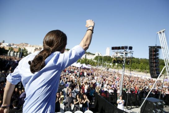 Podemos (We Can) leader Pablo Iglesias gestures during the closing electoral campaign rally prior to regional and municipal elections in Madrid, Spain, May 22, 2015. Spaniards are expected to sweep aside 40 years of predictable politics when they vote in 