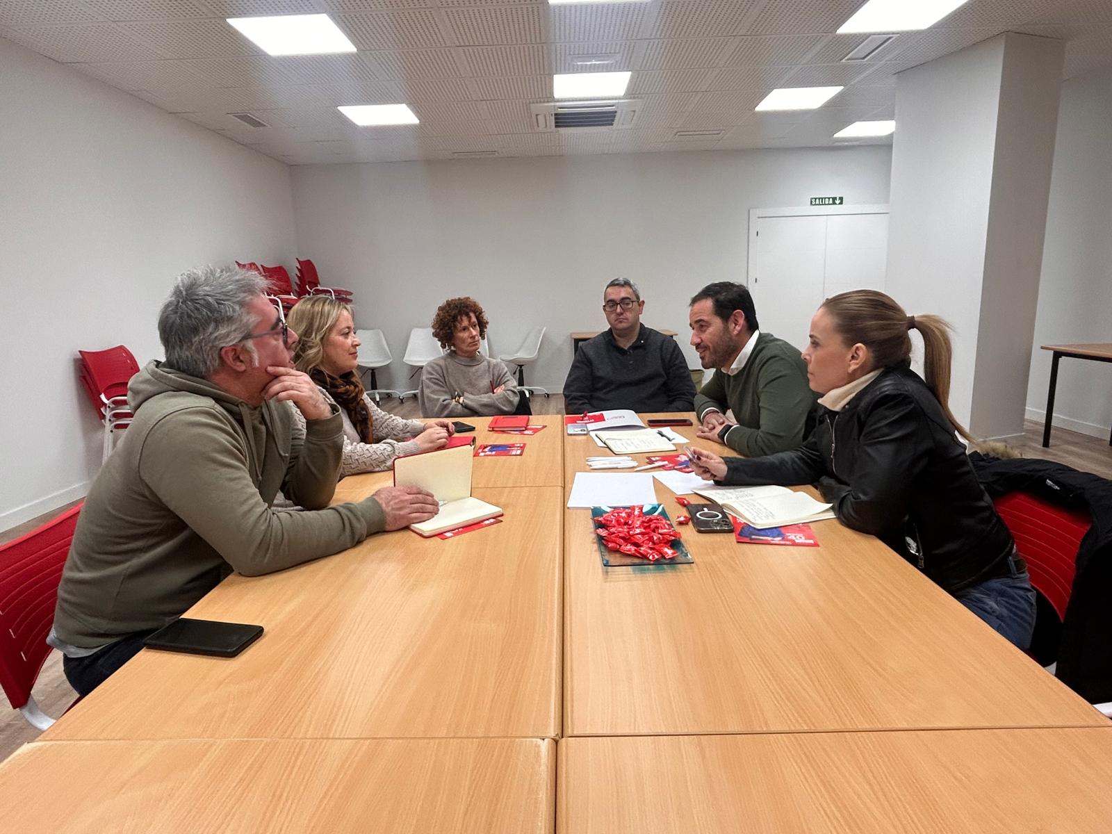 El PSOE de Palencia propone impulsar la industria, mejorar el transporte a fábricas y recuperar el diálogo social