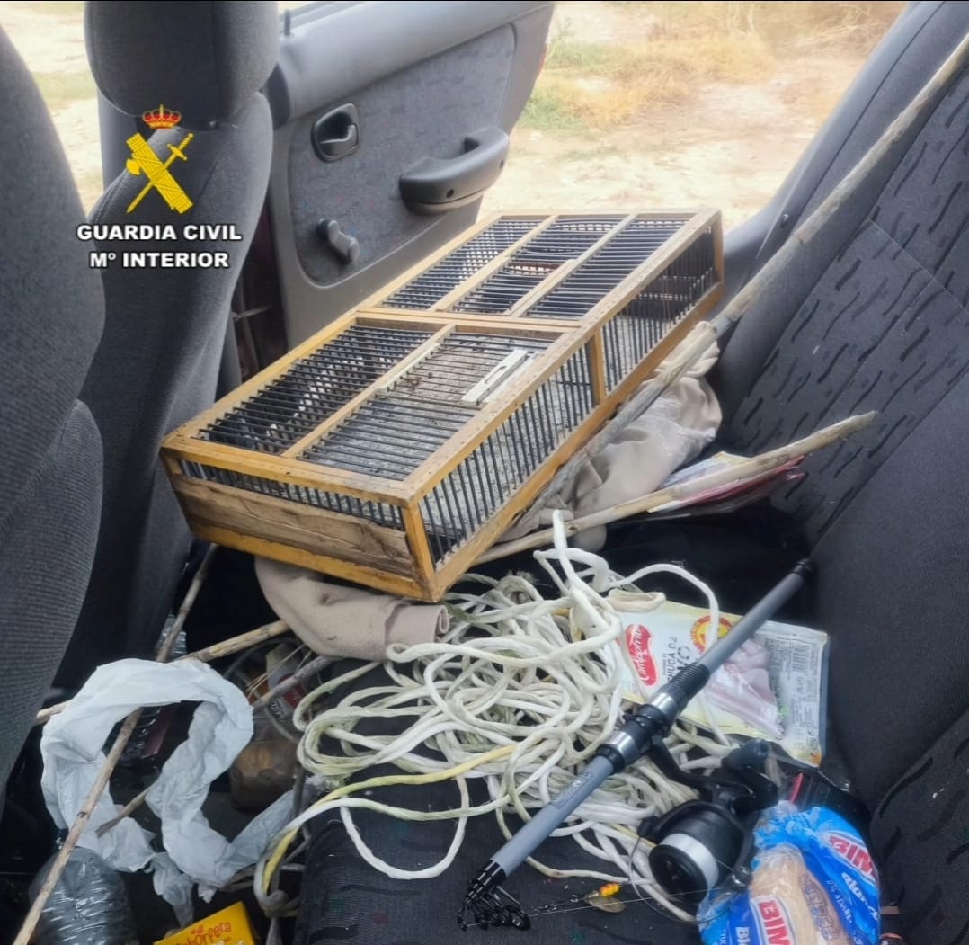 Material incautado por la Guardia Civil.