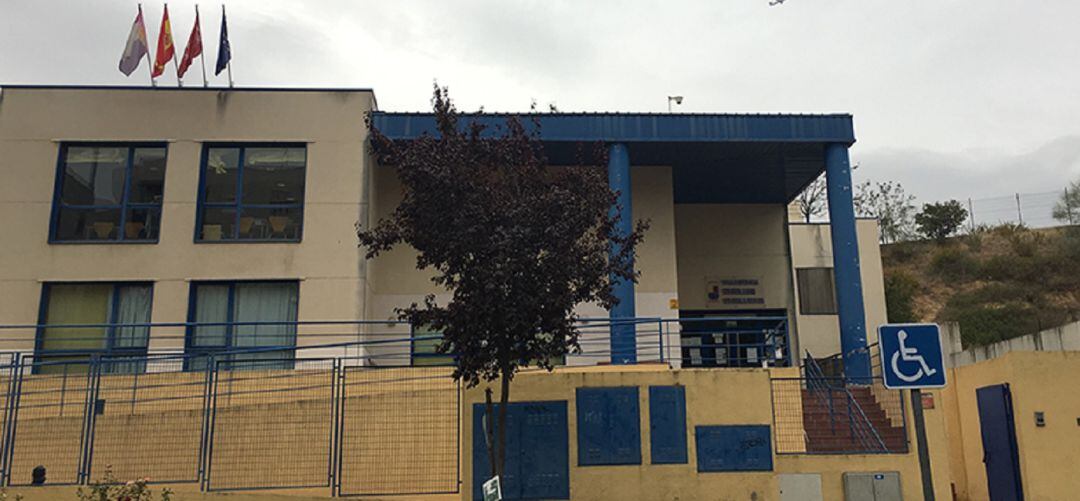 Ambos servicios se verían obligados a compartir espacio, por lo que han preferido esperar a después del verano