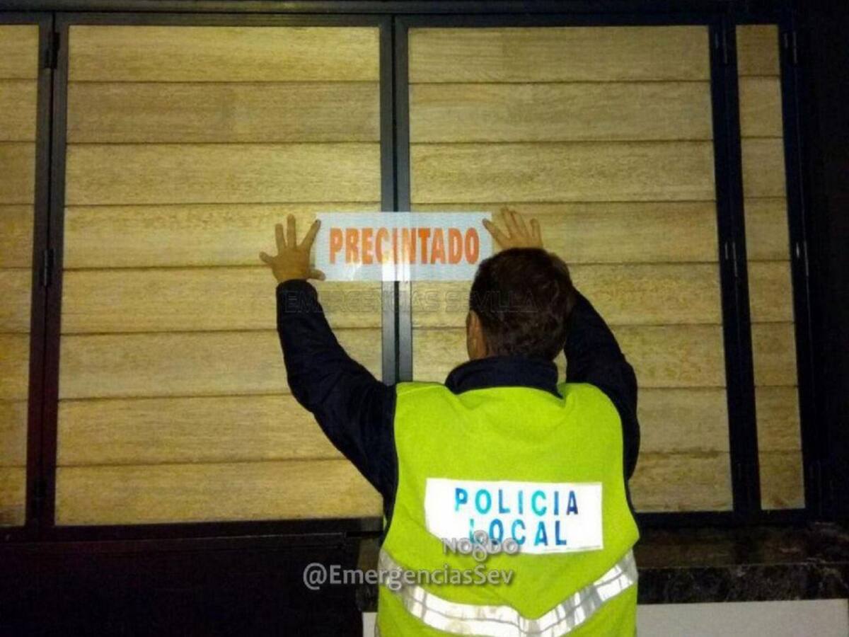 Precintado un establecimiento en el paseo Colón por mantener veladores sin licencia