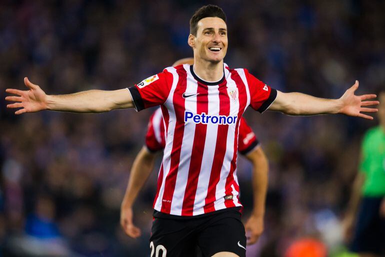 Aduriz celebra un gol con el Athletic