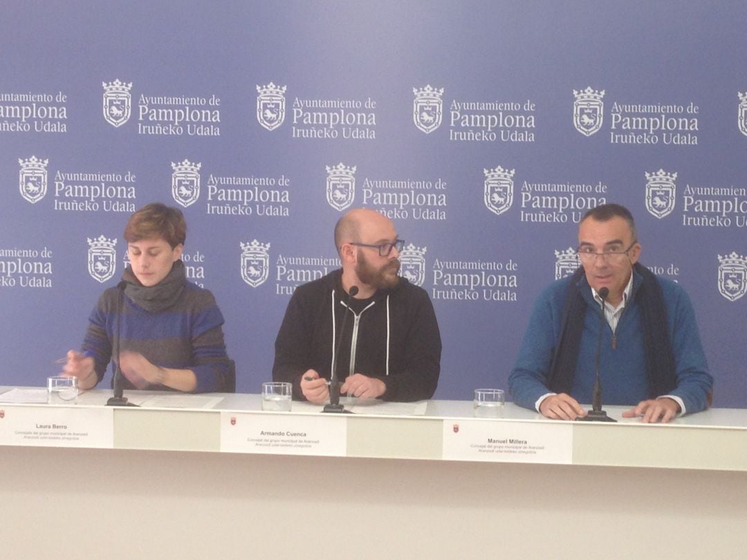 Laura Berro, Armando Cuenca y Manuel Millera en rueda de prensa en la Casa Consistorial