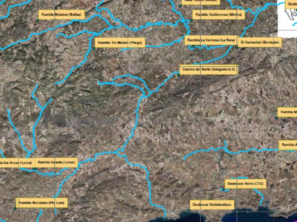 Limpieza de cauces y mantenimiento en 37 ramblas de la Región antes de la época de lluvias torrenciales