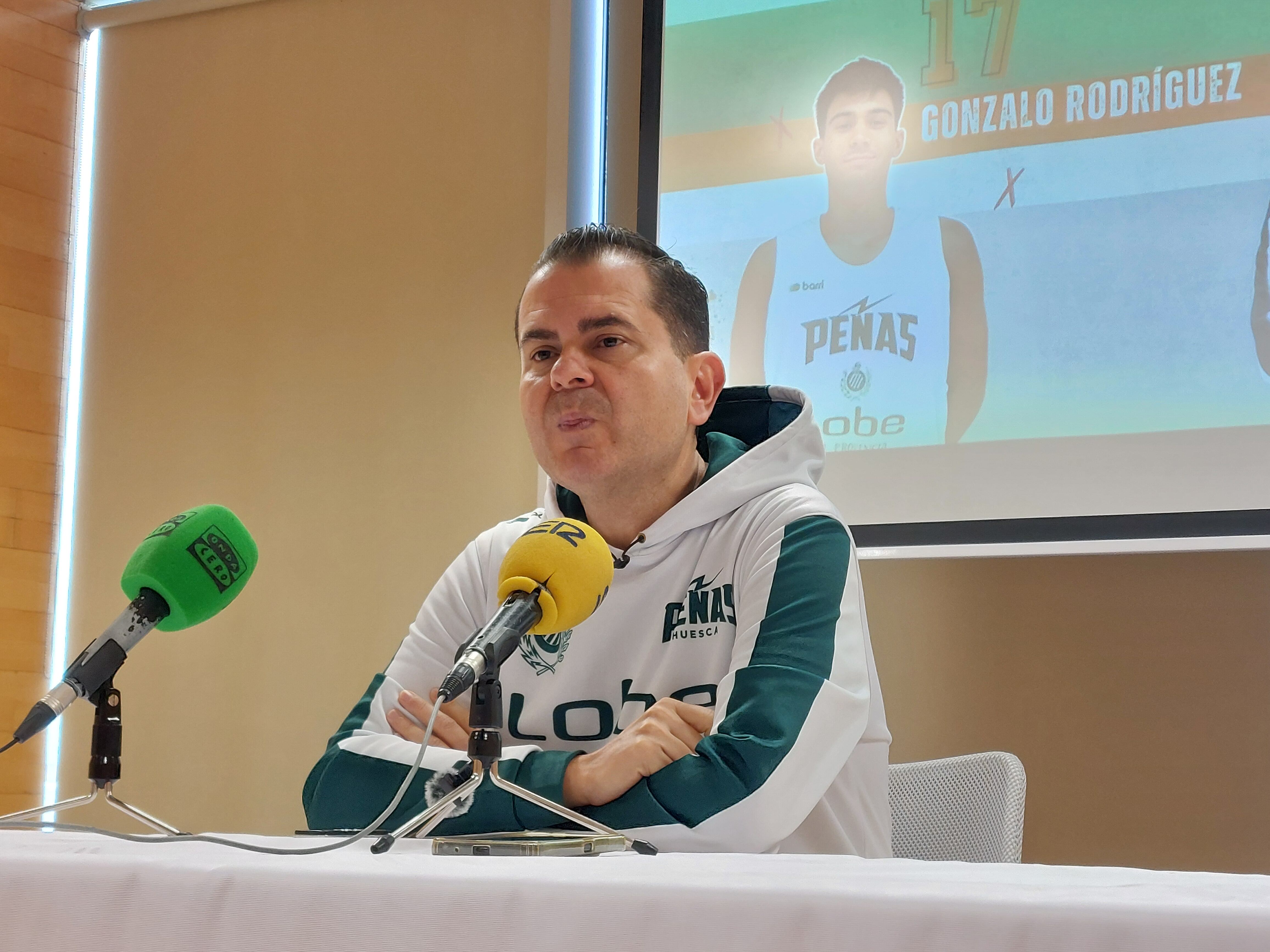 Rafa Sanz, técnico del CB Peñas, en la previa