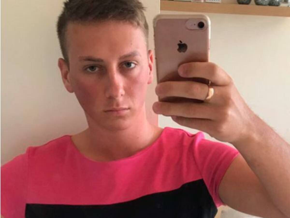 Mandan a casa a un chico por llevar pantalones cortos y vuelve con un vestido