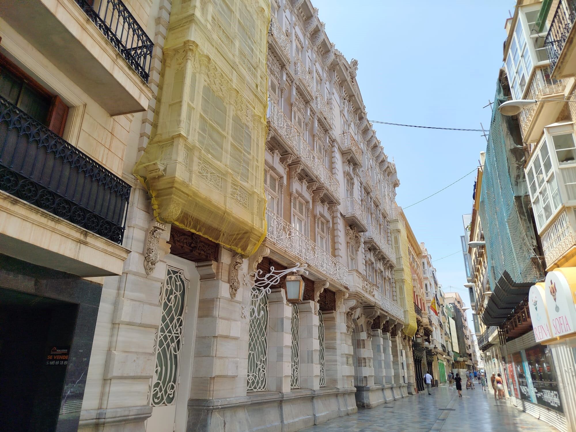 El PCAN exige al Ayuntamiento que actúe ante el deterioro del Gran Hotel y la Casa Cervantes